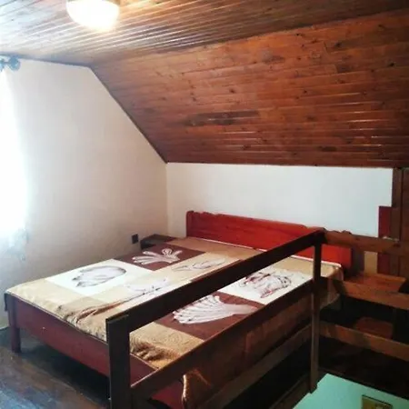 Brigitta Nyaralohaz * Poroszló